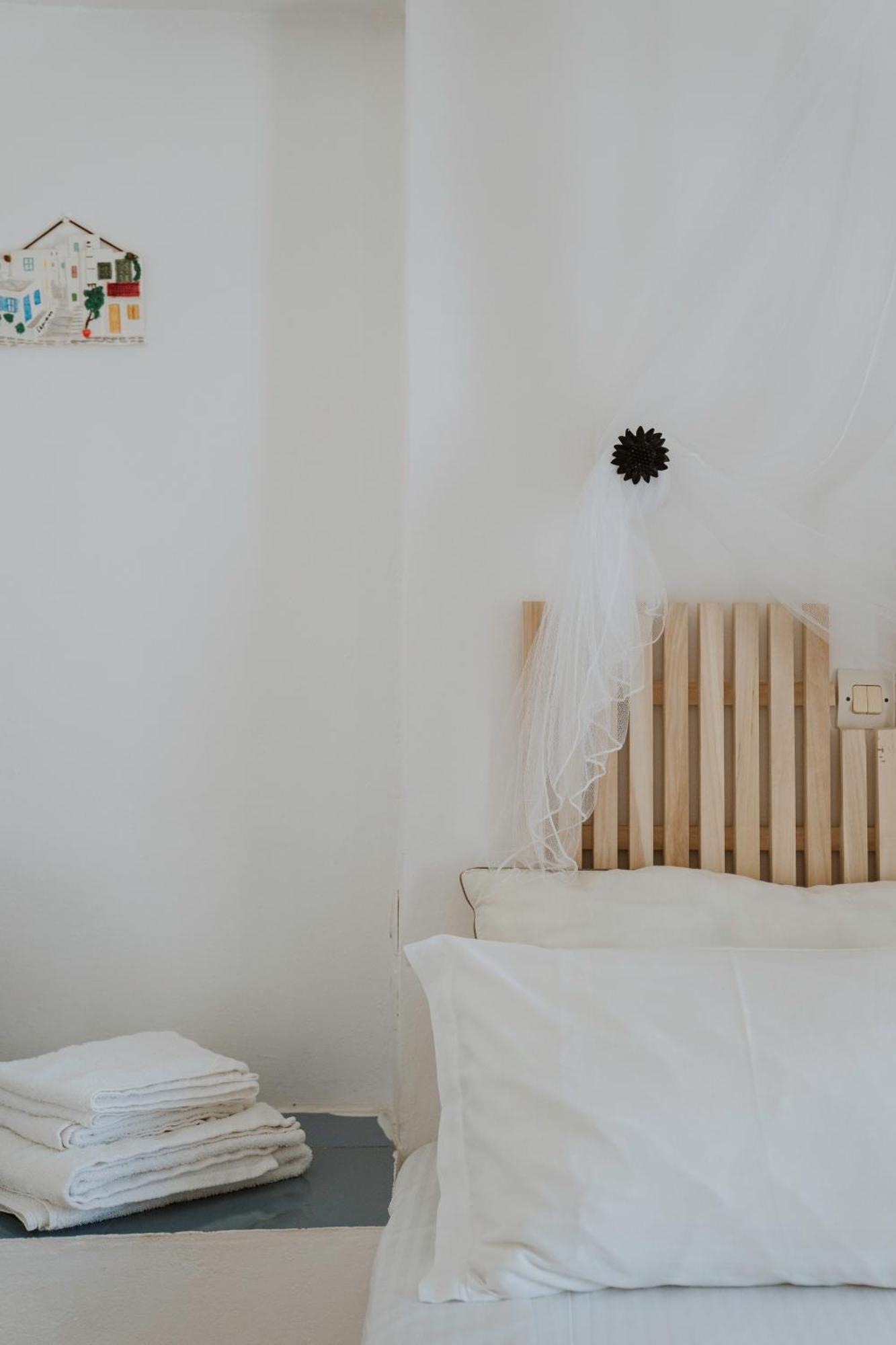 Bofor Studios & Rooms Livadakia Bagian luar foto