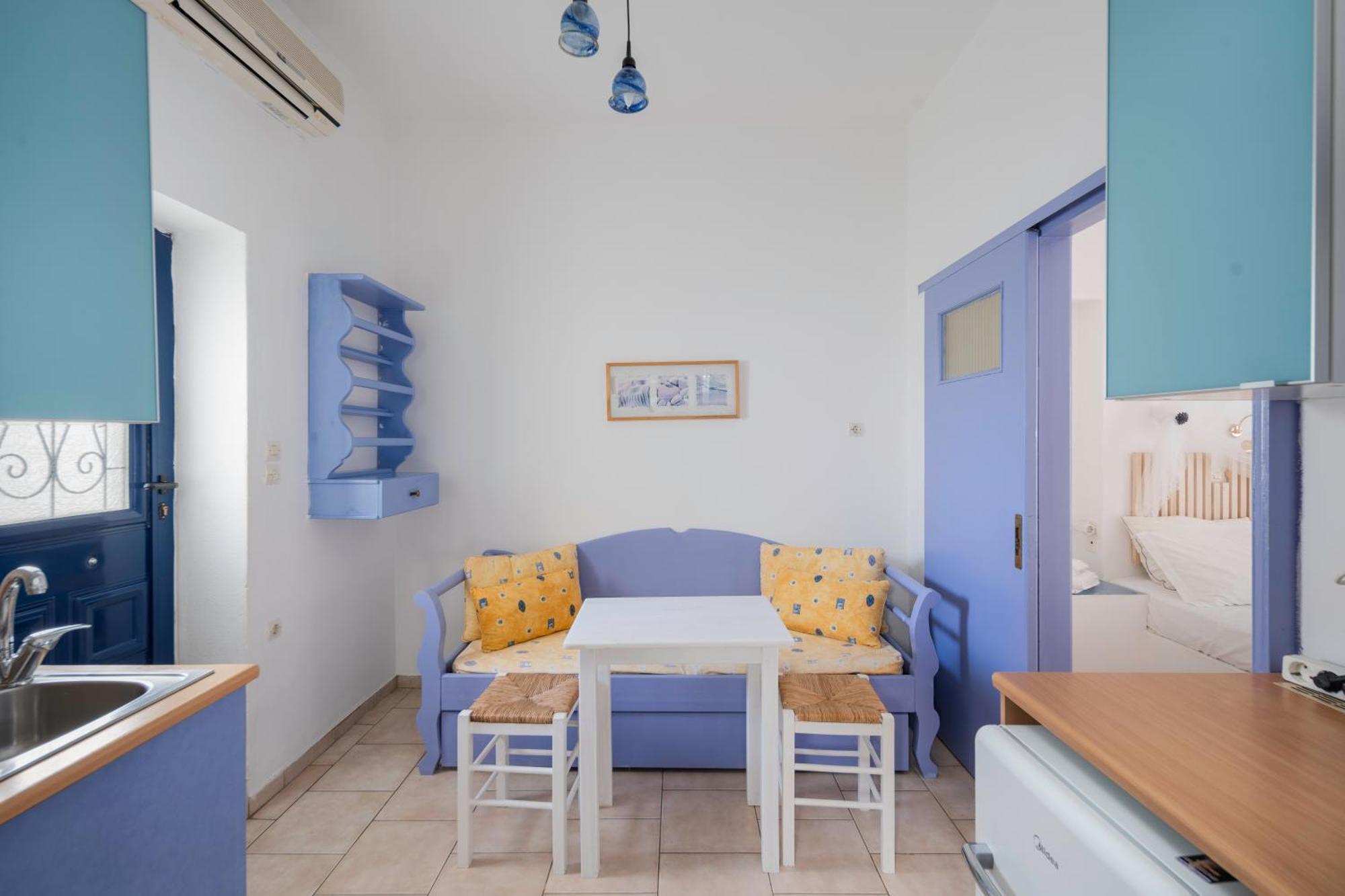 Bofor Studios & Rooms Livadakia Bagian luar foto