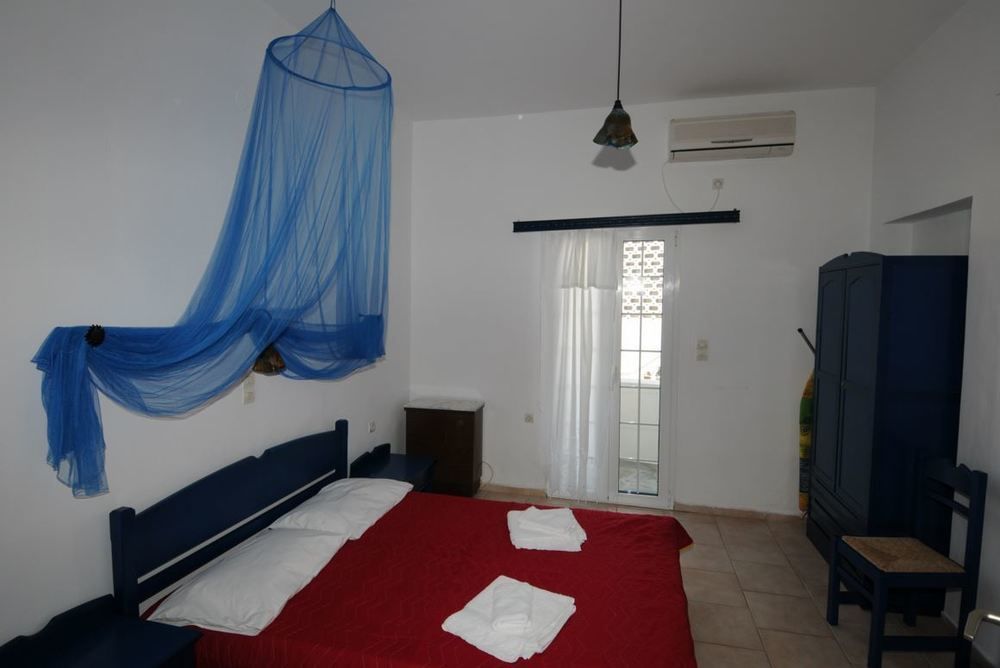 Bofor Studios & Rooms Livadakia Bagian luar foto